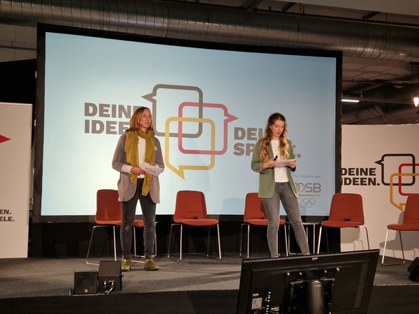 Moderatorenteam Christina Fries und Sarah Vogel, Führungs-Akademie - Foto: DOSB